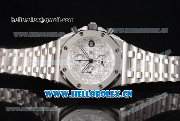 Audemars Piguet Royal Oak Offshore Seiko VK67 Quartz Stainless Steel Case/Bracelet with Silver Dial and Arabic Numeral Markers - Click Image to Close